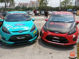 Tetapi sebelum anda mendapat semua teruja bahawa kami akhirnya mendapat kereta yang lebih baik daripada sepupu. Ford Fiesta Light Blue Vs Fire Red Modified Fiesta Custom Body Kit