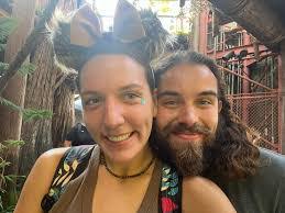 Amber Olinger's Instagram, Twitter & Facebook