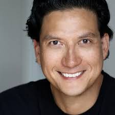 Robert Enriquez's Instagram, Twitter & Facebook