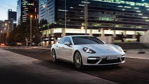 Harga porsche panamera di jakarta selatan mulai dari rp 2,3 milyar untuk varian paling bawah diesel 250 hp tiptronic, sementara varian tertinggi turbo s pdk dihargai rp 3,85 milyar. Premiere In Geneva Panamera Turbo S E Hybrid