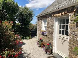 Exceptional 106 acre country estate, most impressive and extensive manor house currently divided into letting units. 12 Amazing Airbnbs In Cornwall For 2021 The Wanderlust Within