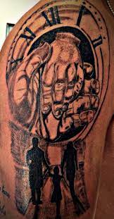 Clock Tattoo Hand Holding Family Clock Tattoo Tattoos Skull Tattoo
