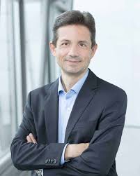 Dresdner bank is foreign banks bank and it has around 0 branches and 0 atms. Commerzbank Gerald Ertl Verantwortet Direct Banking Im Segment Privat Und Unternehmerkunden It Finanzmagazin