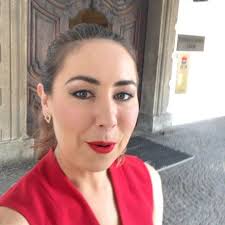 Some morning silliness from my interview with the beautiful Marci Jackson.😂🌸  Tune into the Indianapolis Opera Facebook page at 2:00pm to catch the  full...