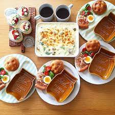 jan 14 today s breakfast 檸檬酵母のフォカッチャ ミートボールとブロッコリーのグラタン ビーツのタリアテッレ ゆでたまごとウインナー とろりんプリン であさごはん 作り置き冷凍していたミートボールをグラタンに 米粉でホワ food and drink