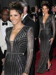 Halle Berry Looked Absolutely Gorgeous In A Black And Silver Atelier Versace Gown Dresses Long Sleeve Dress