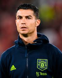 NO TODO ES DINERO! Según Yasser Almisehal 👤, presidente de la Federación  de Fútbol de Arabia Saudí 🏆🇸🇦, Cristiano Ronaldo 🐛🇵🇹 rechazó jugar en  Al Hilal 🔵. Con una oferta de 242