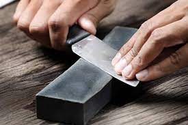 Cara mengasah pisau dan menajamkan pisau tumpul. Ini Cara Asah Pisau Supaya Tajam Tahan Lama Ehh Senangnya