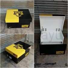 Tutup bahagian bawah dalam kepingan pendek di dalamnya. Facebook