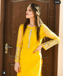 Yellow In 2020 Girls Dpz Famous Models Designer Dresses