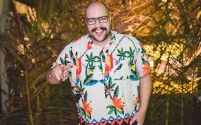 Ele se mudou faz pouco tempo para uma cobertura no brooklin, na zona sul de são paulo, onde vive com o marido, o produtor fernando poli. Tiago Abravanel Sobre Marido Esta Na Minha Familia Ha Muito Tempo Quem Quem News