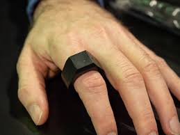 The padrone ring magically gives your fingers the power to use your desk as a giant touchpad. Padrone Angesehen Eine Mausalternative Die Funktioniert Golem De