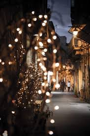 قد لا تعطينا الحياة كل ما نحب... ولكن من نحبُّهم و يحبُّوننا بصدق يعطونا كل  الحياة. #يليه ✨ "ما يقولهُ الناس عنك ظنّ ، وما تعرفهُ عن نفسك يقين ، إنتبه  أن