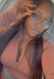 Aisha Roberson (@aishadarealest)