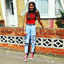 Pin By Oľga Rusnakova On Red Convers Outfits Red Converse Outfit Photoshoot Outfits Red Outfit