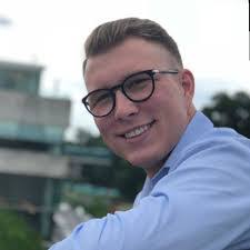 Alex Seidnitzer's Instagram, Twitter & Facebook