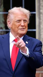 È morto Shinzo Abe, ex primo ministro del Giappone, colpito durante un  evento elettorale