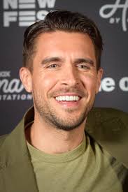 Josh Segarra - Wikipedia