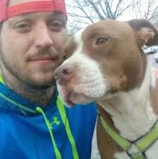 In den dichten Wäldern des Lewis County werden die Suchmaßnahmen nach Cody  Johnson, 39 Jahre alt, und seinem Hund fortgesetzt, der seit Samstag  vermisst wird Trotz umfangreicher Bemühungen am Dienstag konnten keine