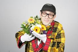 Aber künstler sind nicht überflüssig weil sie was zu sagen haben und uns den alltag vergessen lassen ich finde, dass sie prima in unsere gesellschaft passen. Da Blotschkopp Buchen Jetzt Buchungsanfrage An Marc Metzger Senden