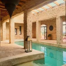 Ver Esta Foto Do Instagram De Villaanouk 207 Curtidas Indoor Outdoor Pool Indoor Swimming Pool Design Indoor Pool