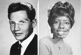 Review: “Mixed Messages” · Pelican Bomb