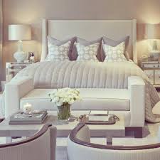 Nice Decor Don T Need The Full Seating Area But Like The Bench Luxurious Bedrooms Master Bedrooms Decor Stylish Master Bedrooms