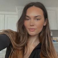 60+ "Zoe L." profiles