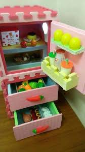 ままごとキッチンはジョイントマットで手作り 簡単な作り方とアイデア集 weboo ウィーブー 自分でつくる 手作りおもちゃ 2歳 手作りおもちゃ 手作りおもちゃ 保育園