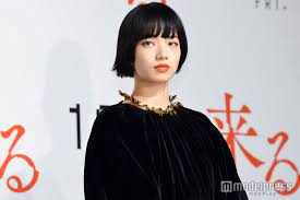 画像2 8 小松菜奈 全身タトゥーで 人生初 ピンク髪ショートに 来る 小松菜奈 ピンク 髪 女性