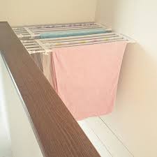 場所を取らずに乾燥させたい バスタオルの便利な干し方 室内物干し 収納 アイデア バスタオル掛け