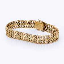 With your bracelet being 18 karat, your piece is 74.88% gold. Gold Bracelet 18k Gold Bismarck Link Approx 20 X 1 Cm 39 0 G Bukowskis