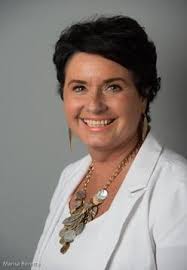 Who are the wedding officials?