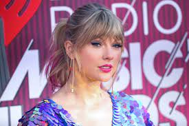 Don't freak out, but i think maybe she actually did. Taylor Swift Pink Hair 2019 Taylor Swift Pink Hair Iheartradio Music Awards