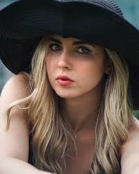 Bethany Parkhouse (@bethanyparkhouse) • Instagram photos and videos