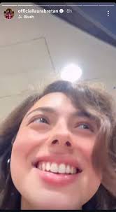 Laura Bretan Româno Americană-Fani"