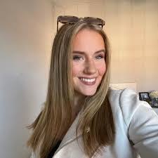 Ellena Smith's Instagram, Twitter & Facebook