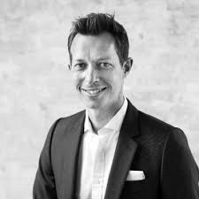 Upselling and Cross-Selling: How to Boost Your Restaurant Revenue