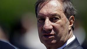 Carlos salvador bilardo no sabe que uno de sus hijos adoptivos, el capitán de méxico '86 e italia '90, falleció hace once días. Una Taxista Denuncia Que Carlos Bilardo La Acoso En Un Trayecto