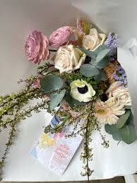 Flowers by renee of garden city proudly serves garden city and the surrounding areas. Nine Flower Studios That Will Deliver Fresh Florals To Your Home Every Month
