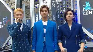 S.coups menunjuk jeonghan dan mingyu yang terkenal saling berlawanan. 160604 Dream Concert Jeonghan Mingyu Jun Mc Cut Youtube