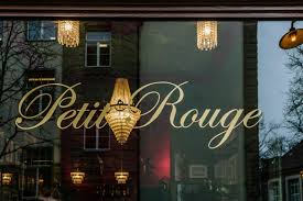 Dalla nascita, al battesimo, dal. Petit Rouge The Dorf
