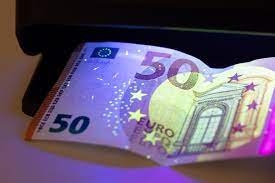 Así de simple es su funcionamiento. Detectores De Billetes Falsos Cuales Son Los Mejores Del 2021 Sincable