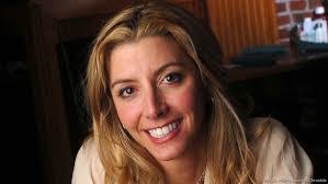 Kelly Hamm's Instagram, Twitter & Facebook