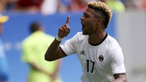 Sie weiß noch nicht, wer sie ist und was sie kann. An Serge Gnabry Kommt Kaum Ein Verein Vorbei Lobt Horst Hrubesch Das Toptalent Eurosport