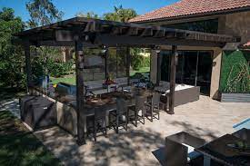 Located in fort pierce, florida, paradise home and patio sells the south florida lifestyle. Outdoor Kitchen And Pergola Project In South Florida Klassisch Patio Miami Von Luxapatio Houzz