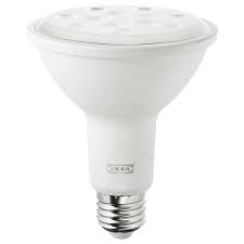 Ikea Vaxer Led Kasvilamppu Par30 E27 Kasvit Reagoivat Valon Eri Vareihin Herkemmin Kuin Ihmiset Led Kasvivalossa On Erilainen Led Bulb Bulb Led Light Bulb