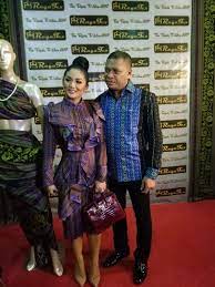 Meski kasual, shechah tetap anggun! Kembangkan Kain Tenun Cetak Raul Lemos Rangkul Pengrajin Lokal Showbiz Liputan6 Com