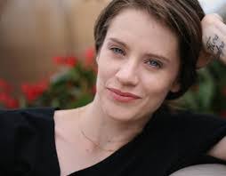 Kerri Stevens's Instagram, Twitter & Facebook