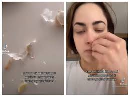 Garlic cloves up their noses to relieve nasal congestion. Viral News Woman Uses Garlic To Unclog Her Nose Internet Is Horrified